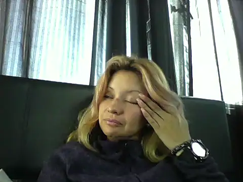 Snapshot of Paulita_x3 chatting on February 4, 2025, 1:27 pm Paulita x3 online show from February 4, 2025, 1:27 pm