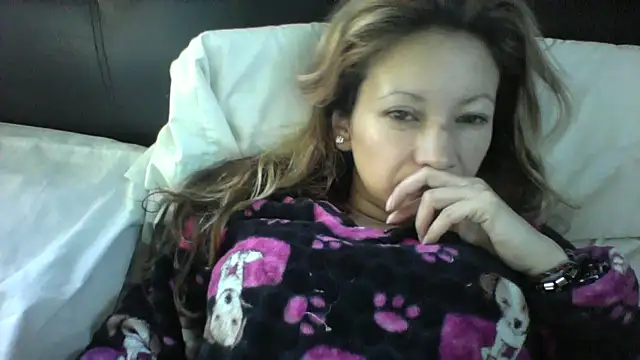 Snapshot of Paulita_x3 chatting on March 22, 2025, 11:32 am Paulita x3 online show from March 22, 2025, 11:32 am