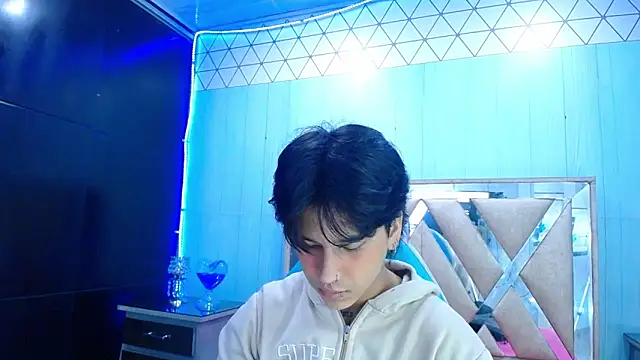 alex 477 online show from November 10, 2025, 11:42 am