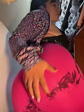 Snapshot of kim_monti chatting on January 12, 2025, 2:14 am kim monti online show from January 12, 2025, 2:14 am