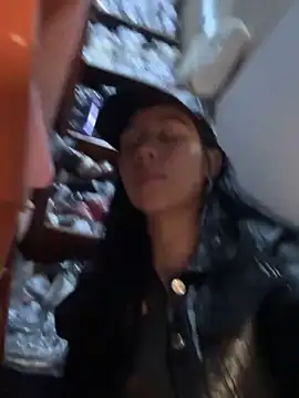 Snapshot of kim_monti chatting on January 12, 2025, 11:04 pm kim monti online show from January 12, 2025, 11:04 pm