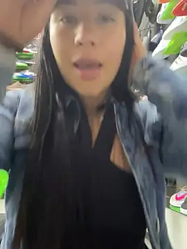 Snapshot of kim_monti chatting on February 22, 2025, 2:06 am kim monti online show from February 22, 2025, 2:06 am