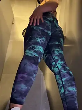 Snapshot of kim_monti chatting on March 2, 2025, 6:19 pm kim monti online show from March 2, 2025, 6:19 pm