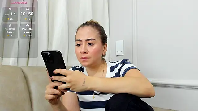 Snapshot of Lia_walton chatting on November 28, 2025, 5:04 pm Lia walton online show from November 28, 2025, 5:04 pm