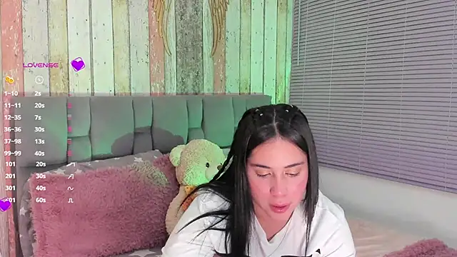 Gigi-bom online show from December 19, 2024, 3:07 am