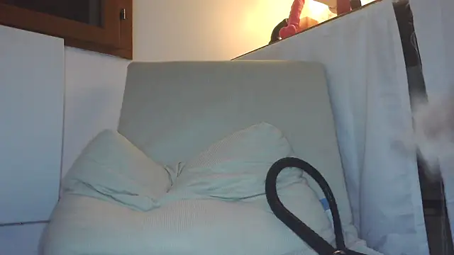 Snapshot of peach00001 chatting on March 6, 2026, 10:17 pm peach00001 online show from March 6, 2026, 10:17 pm