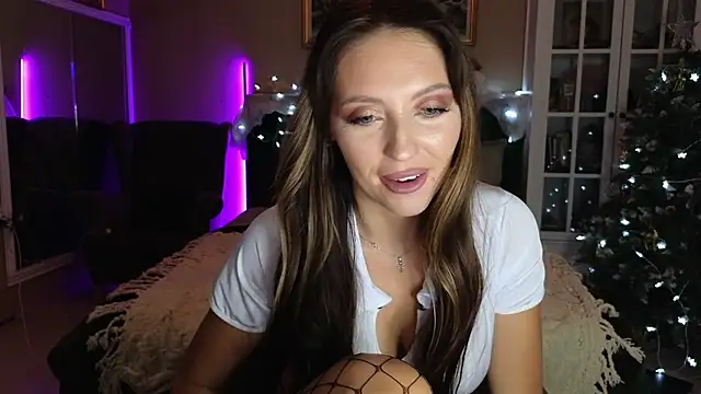 JoanneGG online show from December 13, 2024, 3:43 pm