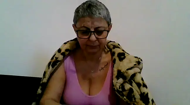 Snapshot of roseblak42 chatting on February 13, 2025, 3:24 pm roseblak42 online show from February 13, 2025, 3:24 pm