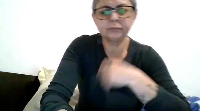 Snapshot of roseblak42 chatting on February 28, 2025, 6:31 pm roseblak42 online show from February 28, 2025, 6:31 pm