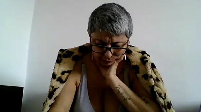 Snapshot of roseblak42 chatting on March 3, 2025, 1:09 pm roseblak42 online show from March 3, 2025, 1:09 pm