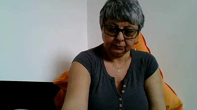 roseblak42 online show from March 31, 2026, 10:48 am