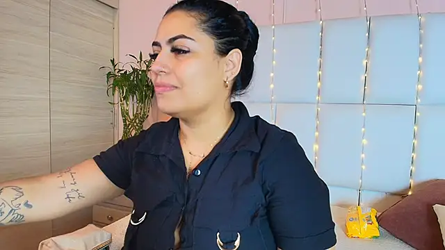 kiana cream online show from January 15, 2025, 11:53 am