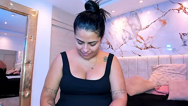 kiana cream online show from April 13, 2026, 11:37 am