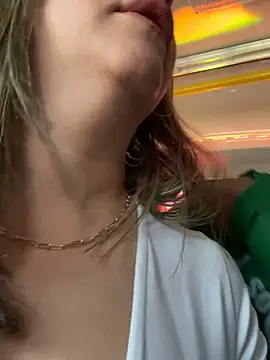  Abril-Office1 online show from December 16, 2024, 4:38 pm