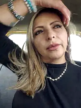  Abril-Office1 online show from February 20, 2025, 3:30 pm