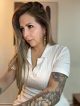  Abril-Office1 online show from May 14, 2026, 3:08 pm