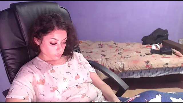 LovelyJulliette online show from January 24, 2025, 8:32 pm