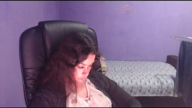 LovelyJulliette online show from February 4, 2025, 6:27 pm