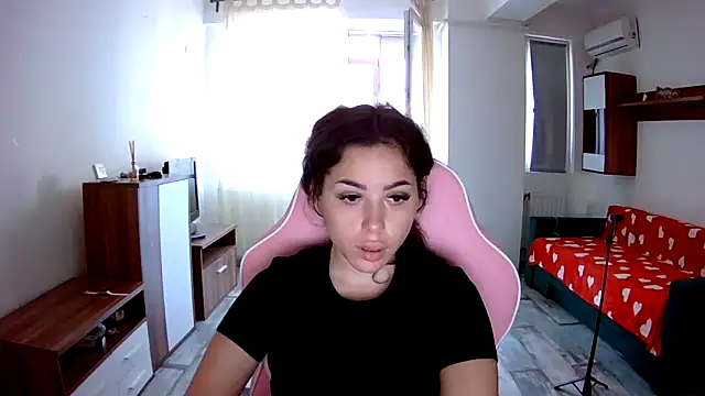 Snapshot of LovelyJulliette chatting on September 24, 2025, 2:20 pm LovelyJulliette online show from September 24, 2025, 2:20 pm