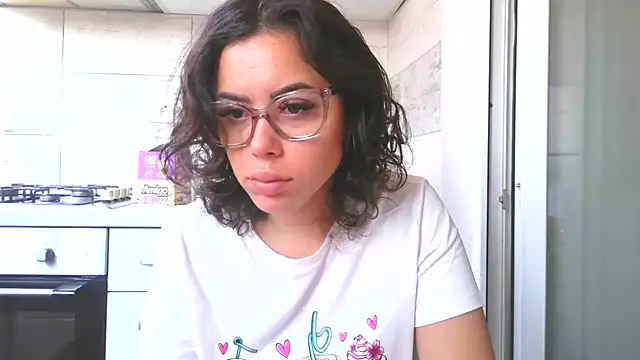 Snapshot of LovelyJulliette chatting on October 23, 2025, 10:25 am LovelyJulliette online show from October 23, 2025, 10:25 am