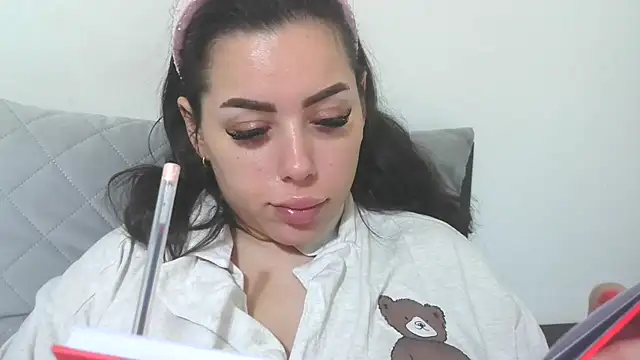 Snapshot of LovelyJulliette chatting on February 9, 2026, 6:45 pm LovelyJulliette online show from February 9, 2026, 6:45 pm