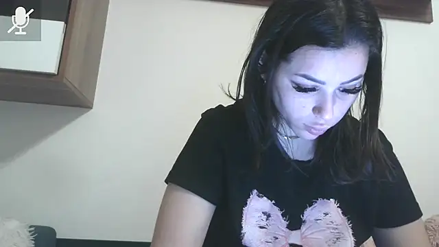 Snapshot of LovelyJulliette chatting on March 5, 2026, 4:47 pm LovelyJulliette online show from March 5, 2026, 4:47 pm