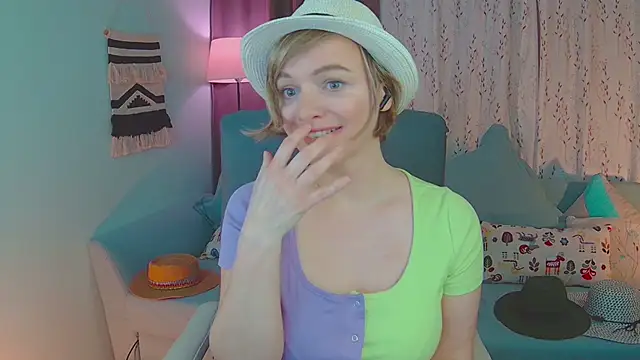 NandiSmile online show from February 27, 2025, 6:09 pm