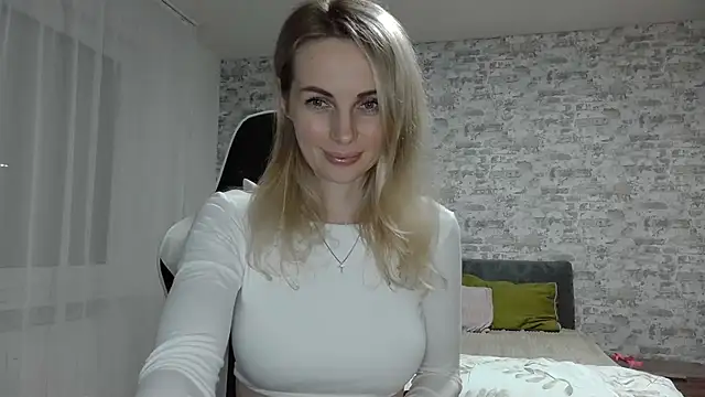 AlissonBia online show from June 6, 2026, 8:57 pm