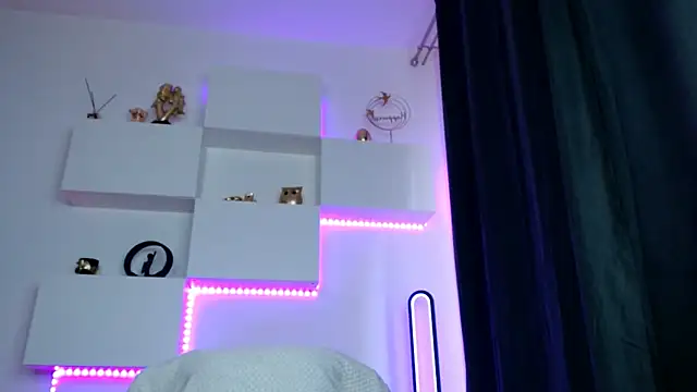 arianatattoos online show from April 18, 2026, 6:50 am