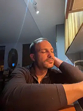 Snapshot of Adventurehotman chatting on November 13, 2025, 12:42 am Adventurehotman online show from November 13, 2025, 12:42 am