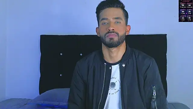 Snapshot of dereck_hotsoon chatting on January 17, 2025, 11:29 pm dereck hotsoon online show from January 17, 2025, 11:29 pm