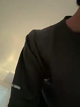 Stiven CL online show from February 26, 2025, 7:49 pm