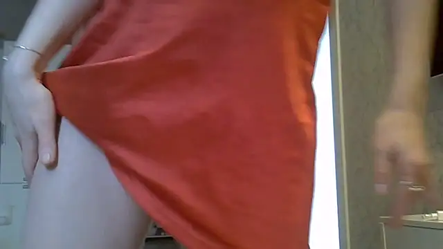ZarinaSwift online show from May 16, 2026, 6:21 am