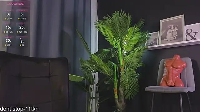 milly shy online show from December 20, 2024, 10:38 am