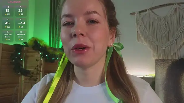 Snapshot of milly_shy chatting on December 30, 2024, 7:15 am milly shy online show from December 30, 2024, 7:15 am