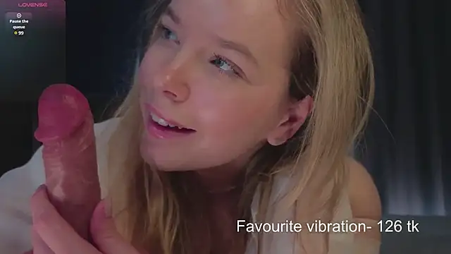 Snapshot of milly_shy chatting on March 6, 2025, 10:09 am milly shy online show from March 6, 2025, 10:09 am