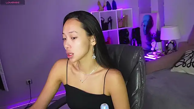 Snapshot of _MIURA_ chatting on October 19, 2025, 1:17 am MIURA online show from October 19, 2025, 1:17 am