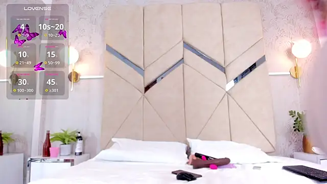 Snapshot of LiaVelez chatting on October 4, 2025, 1:31 pm LiaVelez online show from October 4, 2025, 1:31 pm