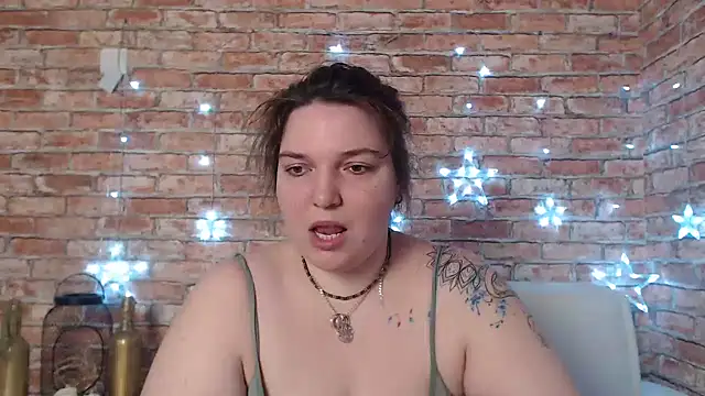Amelia Kiss  online show from January 22, 2025, 12:48 am