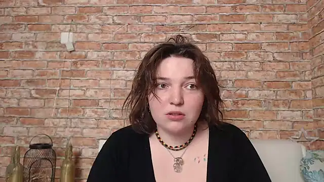 Amelia Kiss  online show from February 20, 2025, 12:41 am