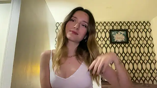 SirenaBelle online show from December 12, 2024, 11:29 am