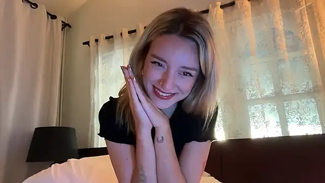 SirenaBelle online show from December 14, 2025, 12:49 am