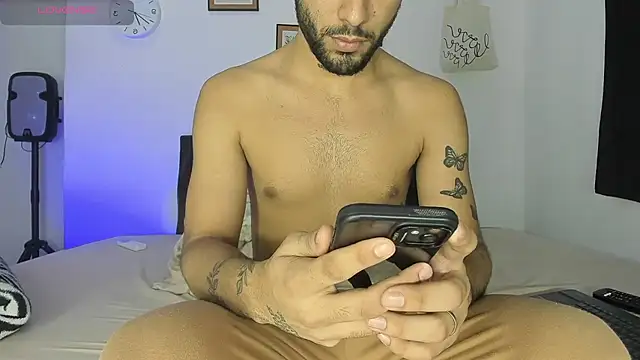 Snapshot of Alex_BigDickkk chatting on November 27, 2025, 10:45 pm Alex BigDickkk online show from November 27, 2025, 10:45 pm