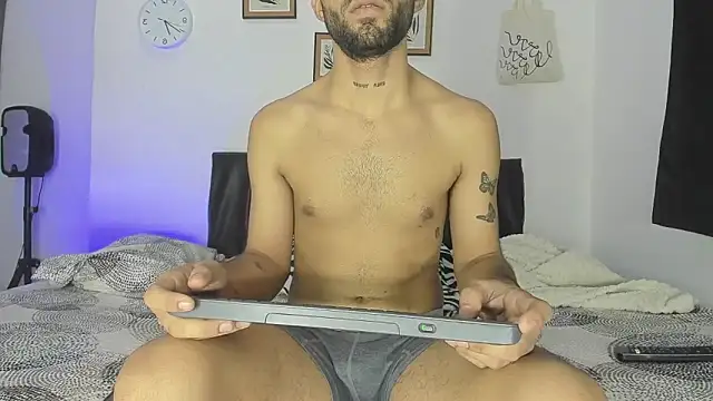 Alex BigDickkk online show from December 3, 2025, 10:30 pm
