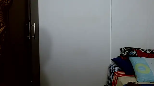 luisaqueenxxx online show from April 9, 2026, 8:25 pm