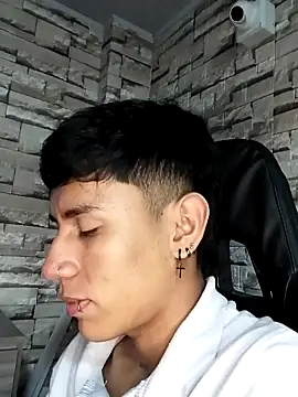 Snapshot of Levin_Hikaru chatting on March 3, 2025, 9:33 am Levin Hikaru online show from March 3, 2025, 9:33 am