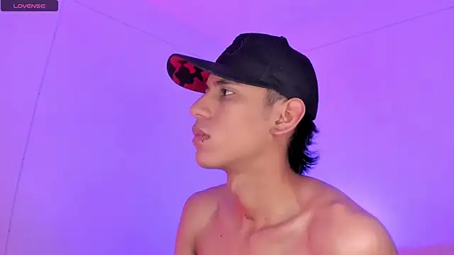 Snapshot of Levin_Hikaru chatting on September 14, 2025, 11:04 pm Levin Hikaru online show from September 14, 2025, 11:04 pm