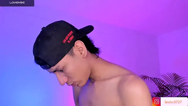 Snapshot of Levin_Hikaru chatting on October 30, 2025, 7:54 am Levin Hikaru online show from October 30, 2025, 7:54 am