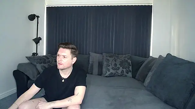 twotwinkhusbandss online show from March 3, 2025, 3:42 pm