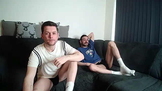 twotwinkhusbandss online show from May 15, 2026, 6:04 pm
